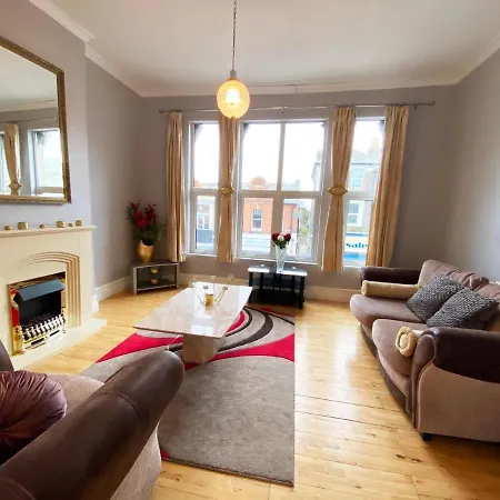 Elegant Apartment Маргит Экстерьер фото